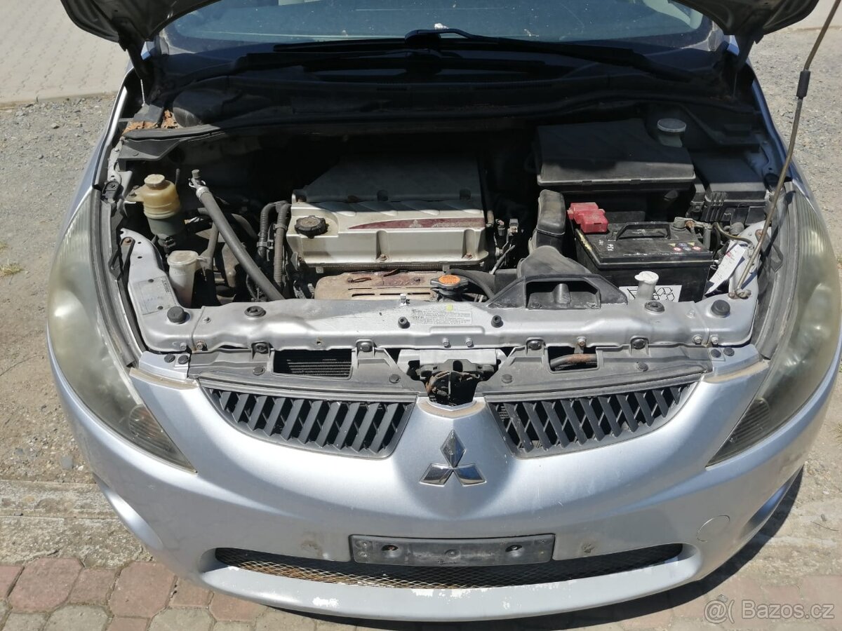 Mitsubishi Grandis 2.4B - 8