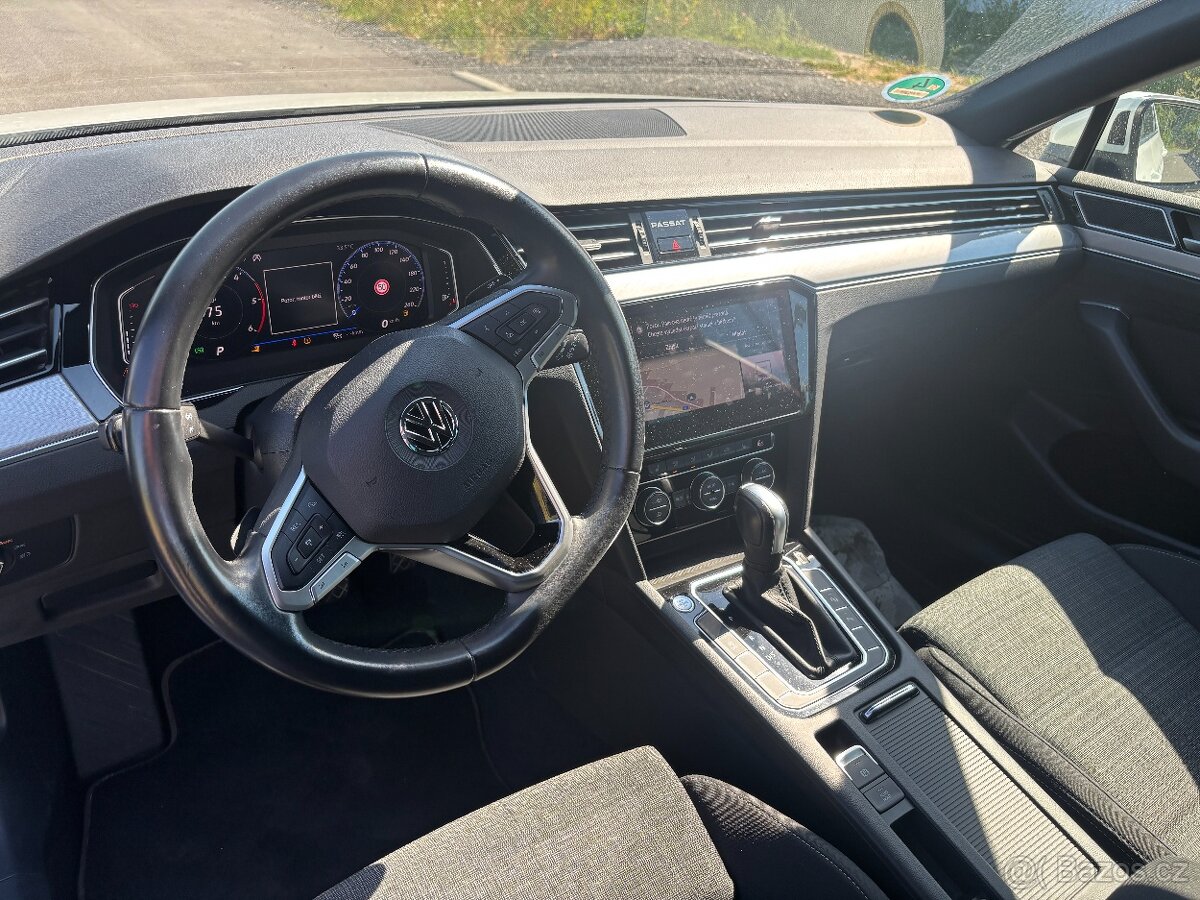 Volkswagen Passat 2,0TDI COMBI - 8