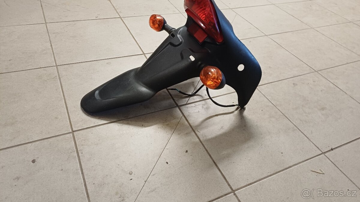 PLASTY A VŠE - 8