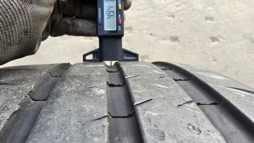 Letní pneu 265/35/19 Michelin - 8