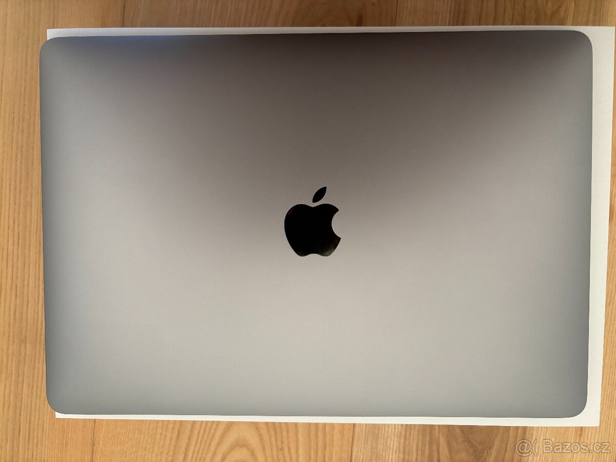 MacBook Air 13" M1 (8GB/256GB) - 8