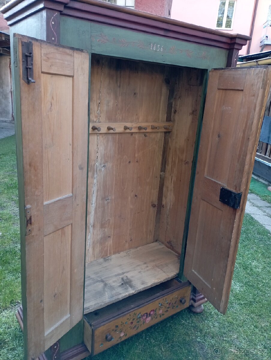 Starožitná skříň - 8