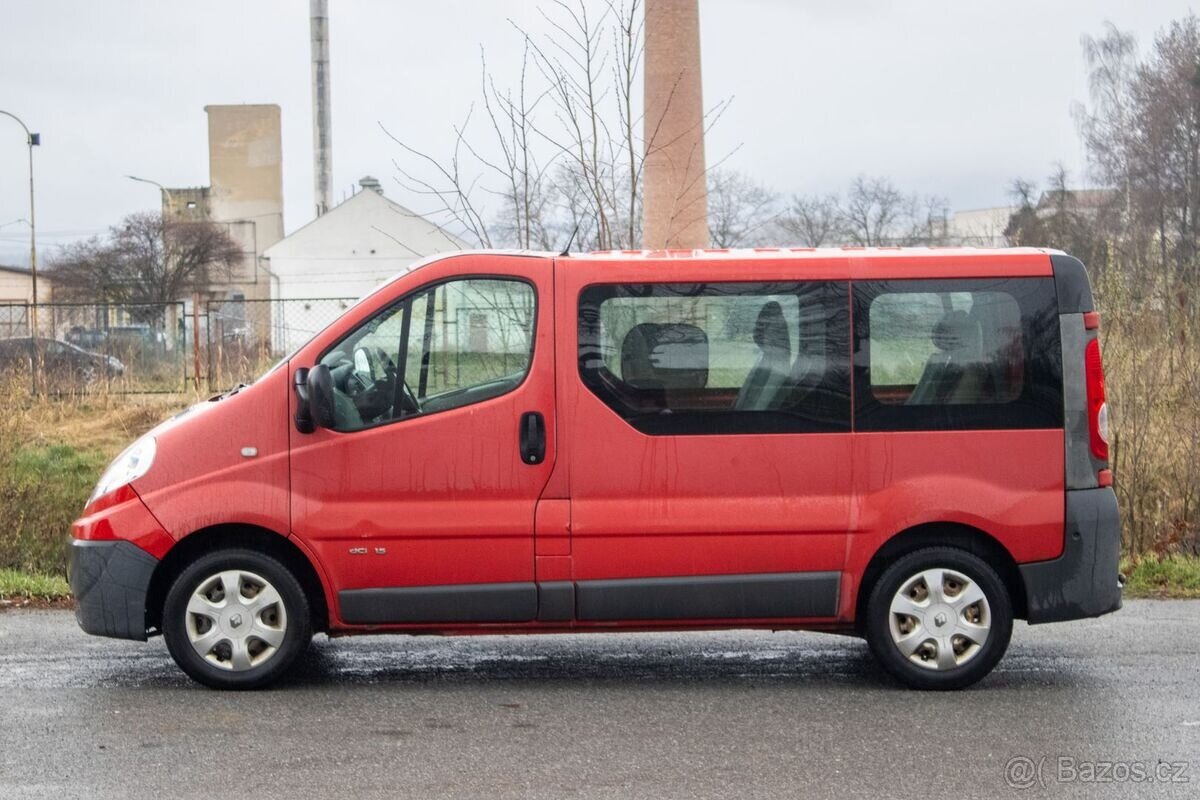Renault Trafic 2.0 dCi 16V Passenger / 84kW / 2011 - 8