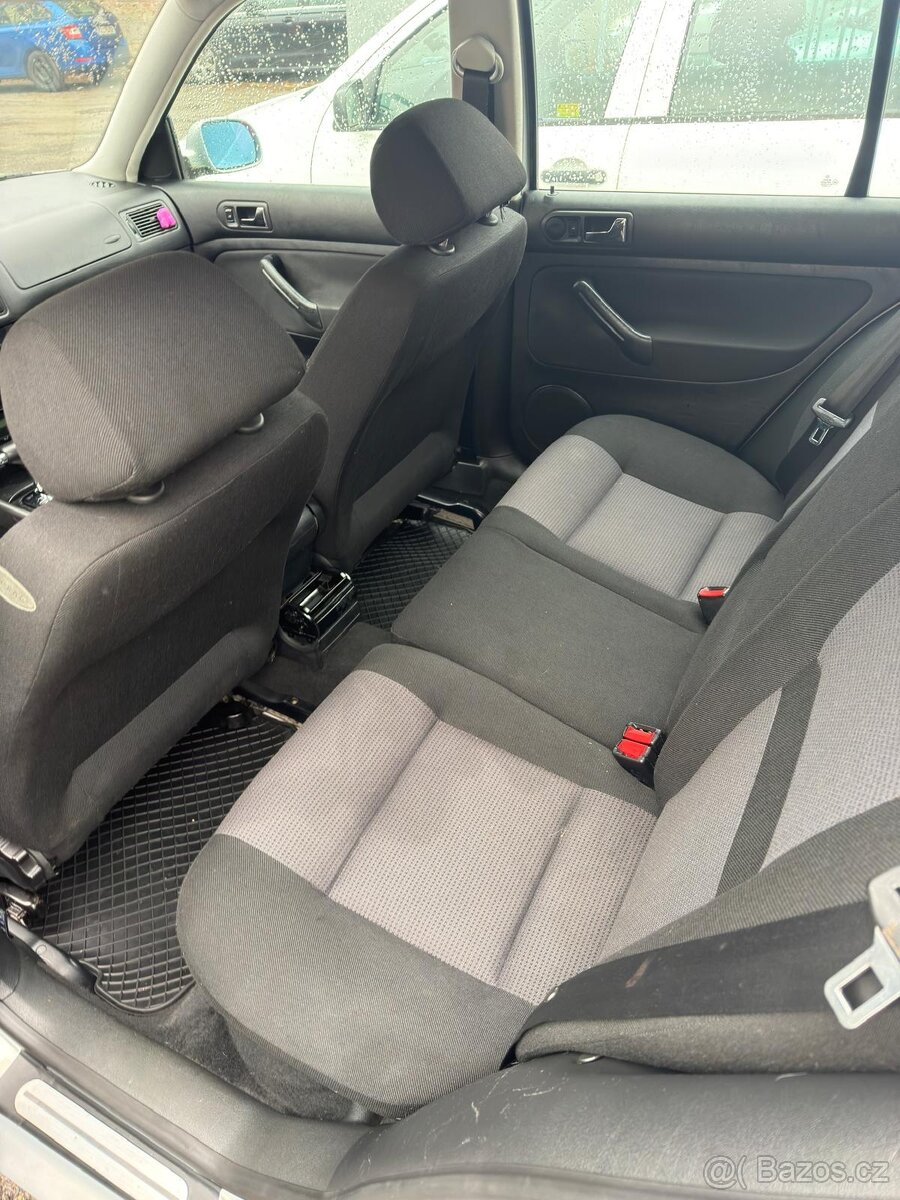 VW Golf IV, Automat 1,6 74Kw - 8