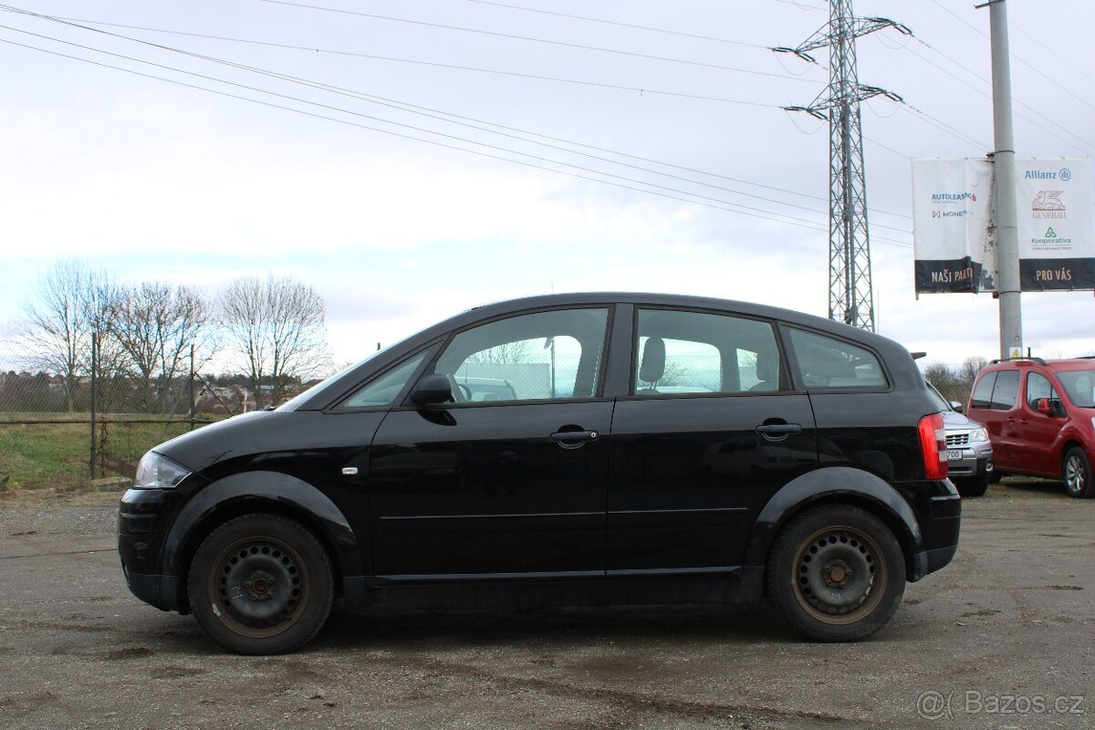 Audi A2, 1,4i 55KW, STK 5/2027, KLIMA, r.v. 2001 - 8