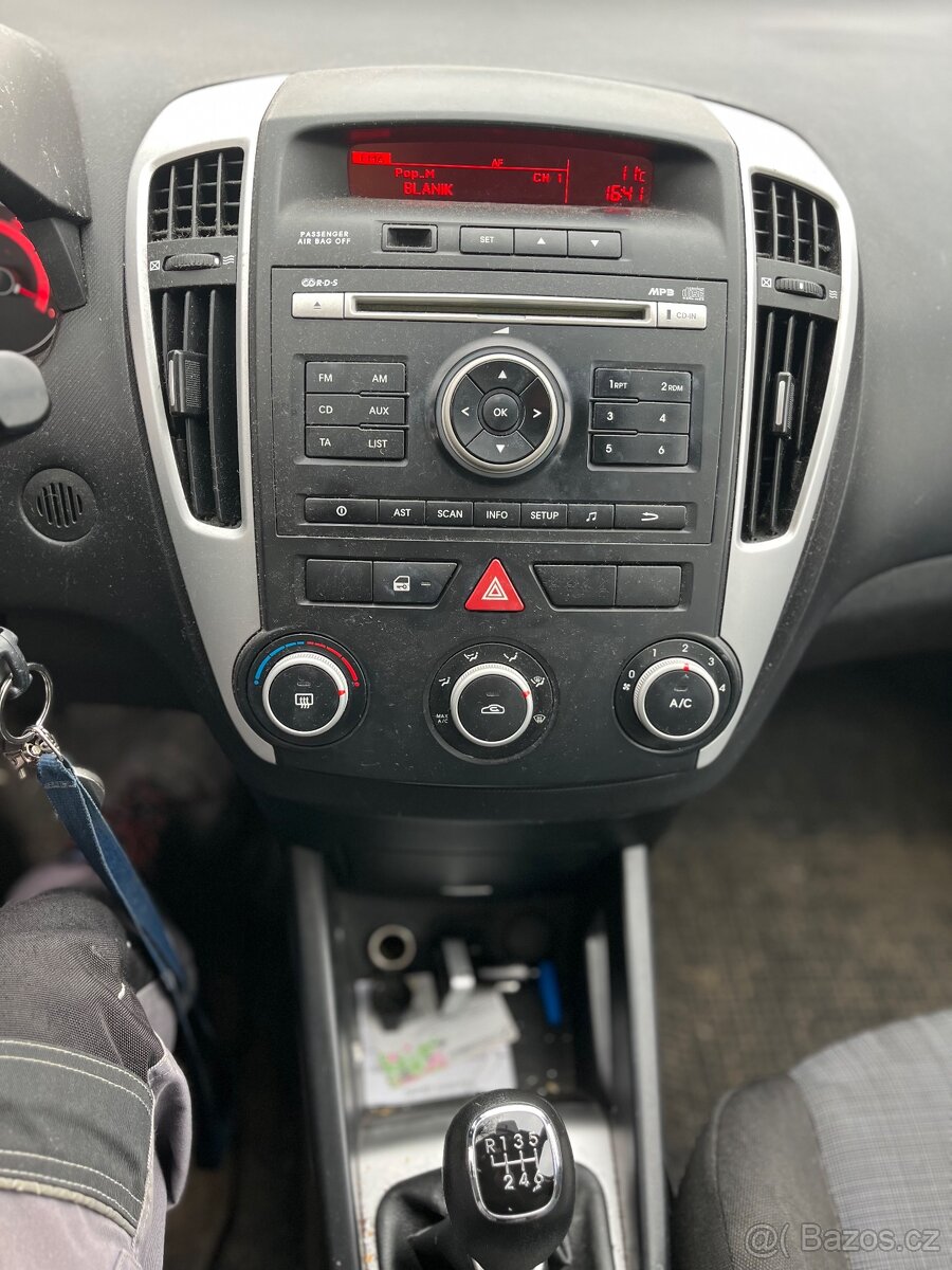 Prodám Kia ceed 1.6crdi - 8