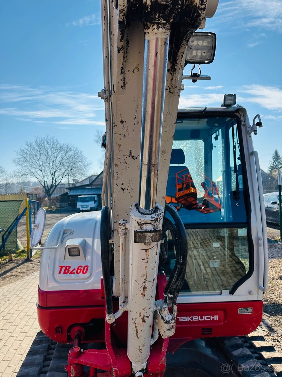 Pásové rypadlo Takeuchi TB 260 6t - 8