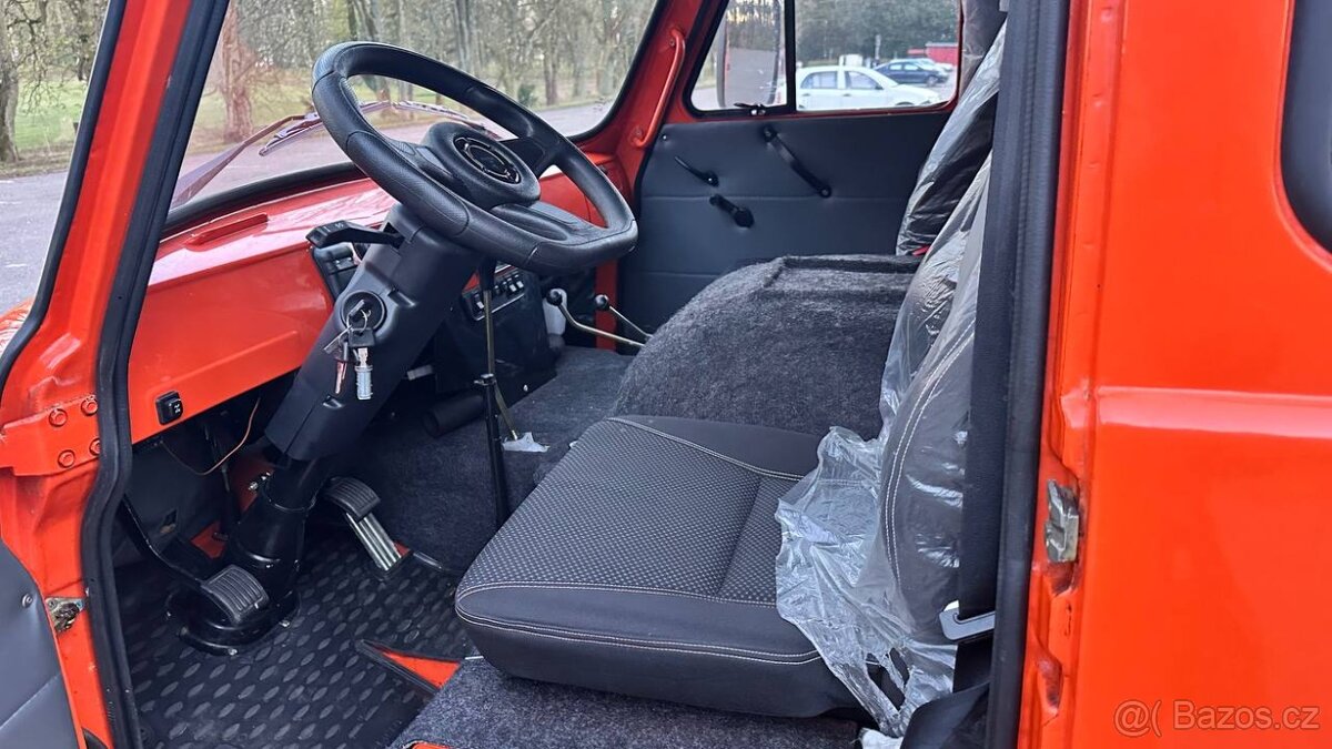 UAZ Buchanka 3909 - 8