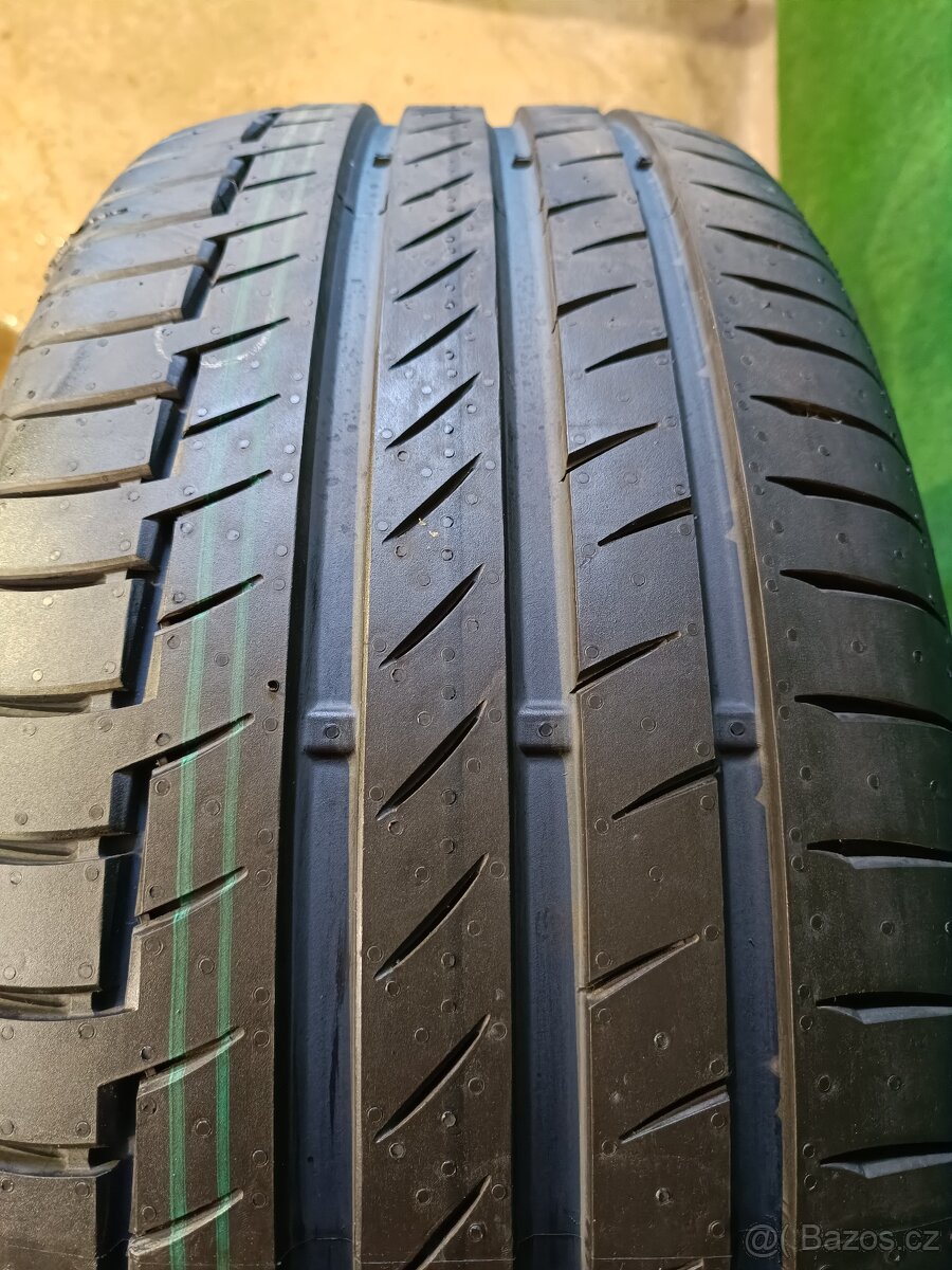 4k nove letni 235/50/19 continental - 8