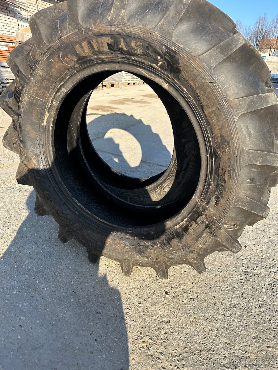 Prodám přední pneumatiky na Zetor - 8