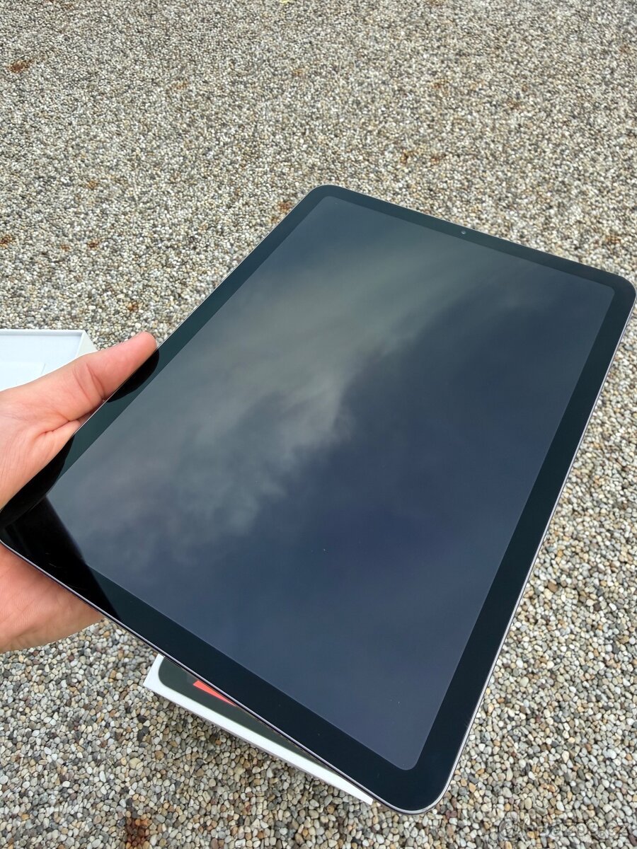 iPad AIR 4 256GB + Smart Keyboard, AirPods Pro - 8