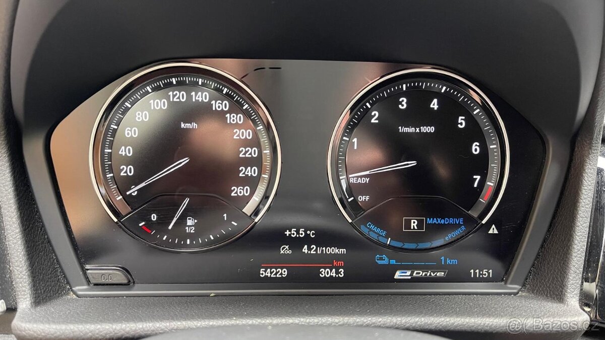 BMW 225 XE 4x4 PERFORMANCE DPH 1.majitel - 8