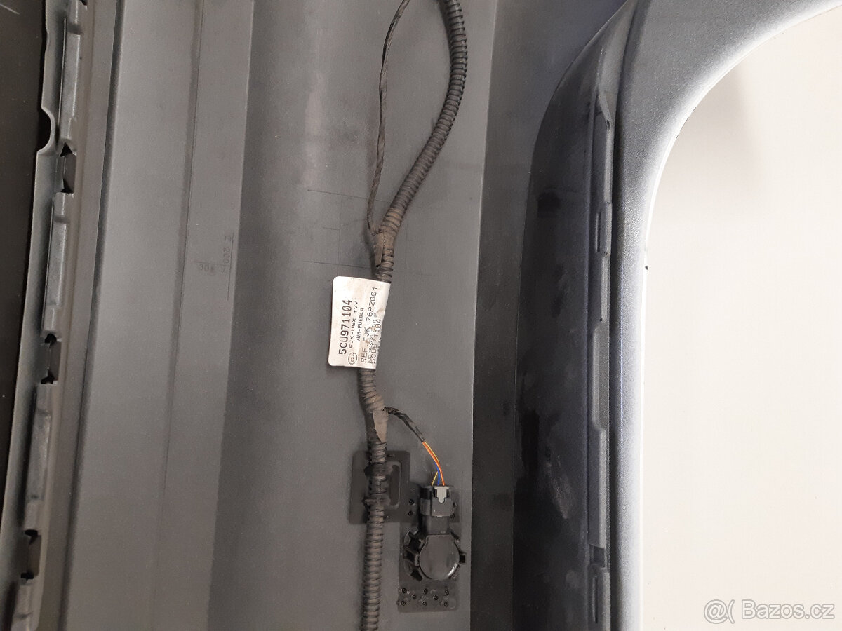 Zadní nárazník 5C6807421 VW Jetta VI, bílý - 8