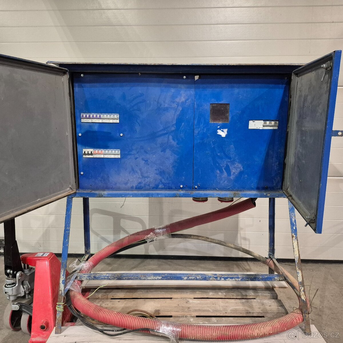 prodám stavební rozvaděč -D- - 8