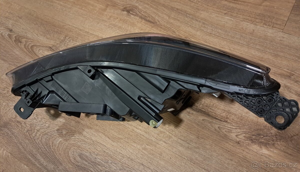 Pravý světlomet Ford Focus Mk IV - 8