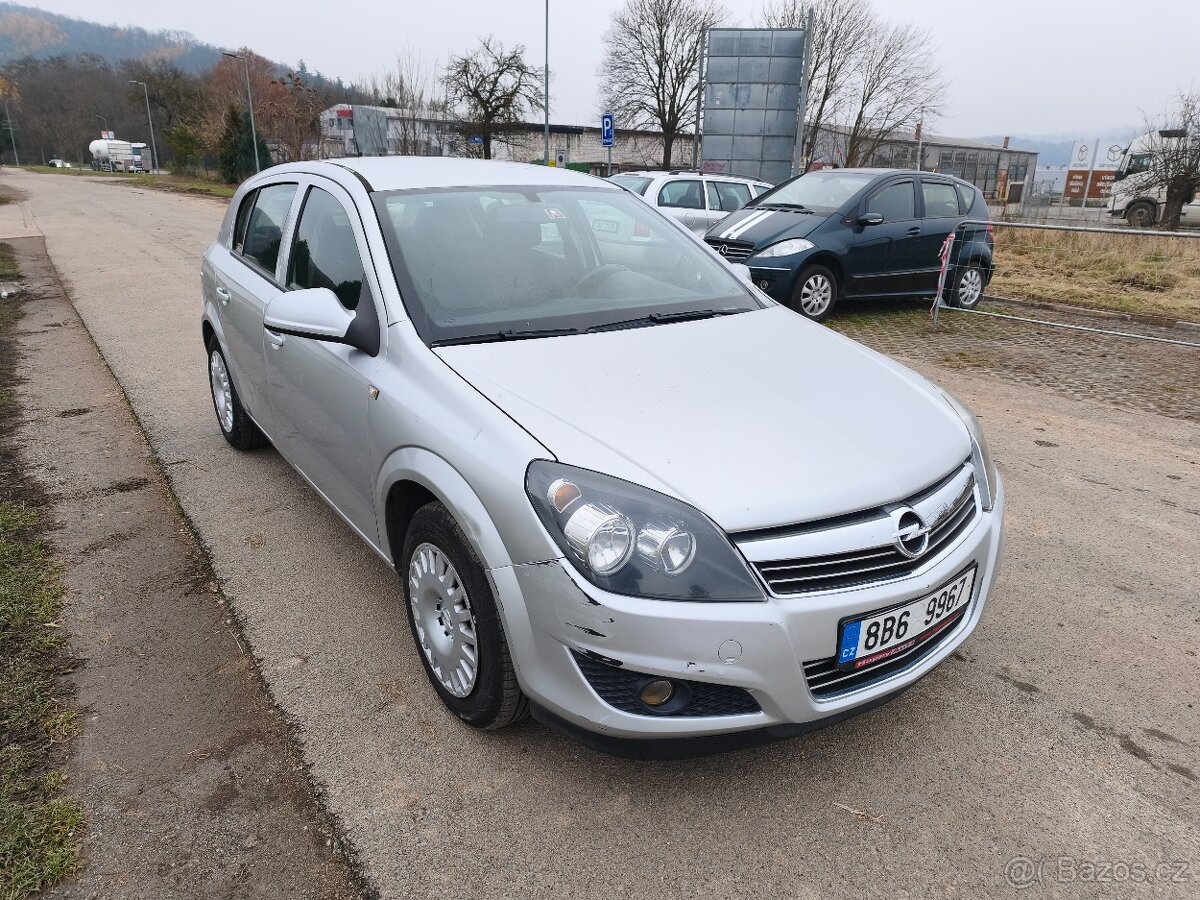 Opel Astra 1.6i - 85 kW + pneu - 8