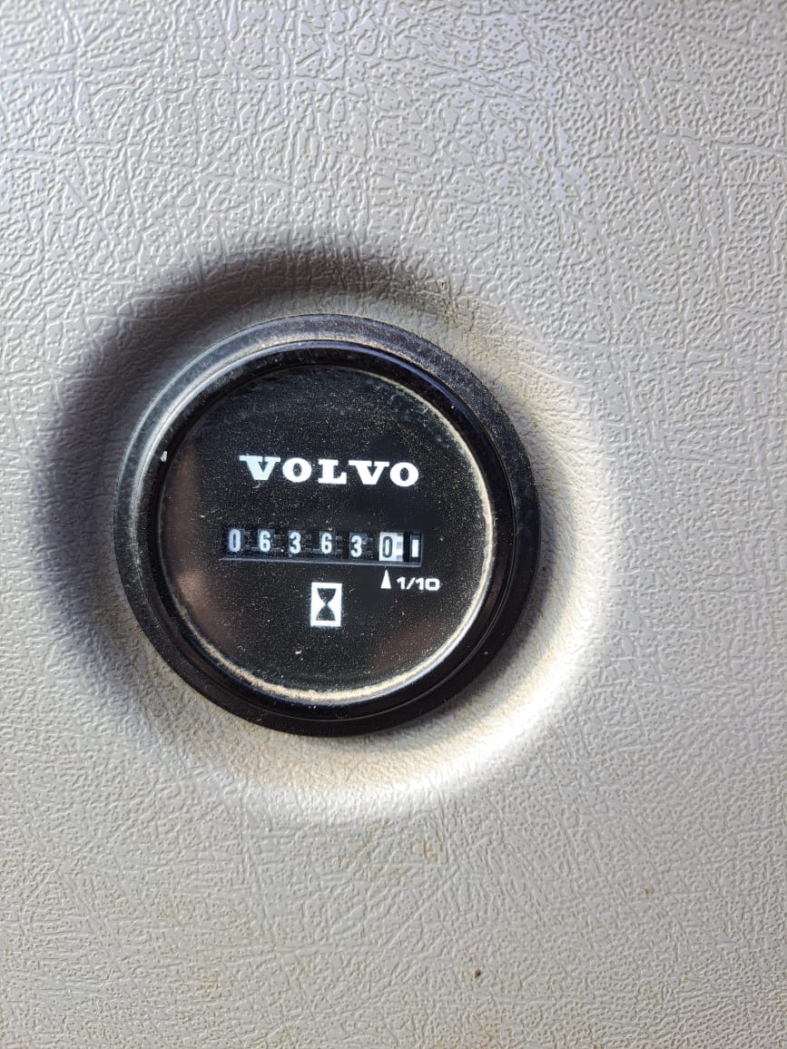 Pásové rypadlo Volvo ECR88D - 8