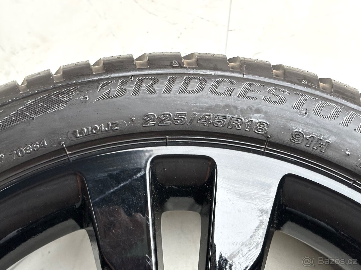 Mercedes R18 C-class Zimní Bridgestone 225/45 - 8