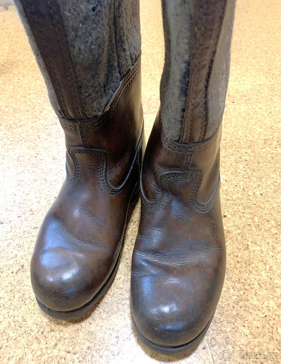 Flokovane stare vojenske zimni kozene boty nemecke WH,SS - 8