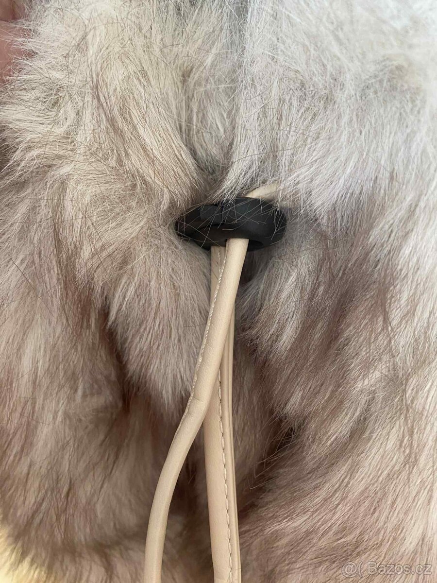 Nový krásný chlupatý batůžek - 8