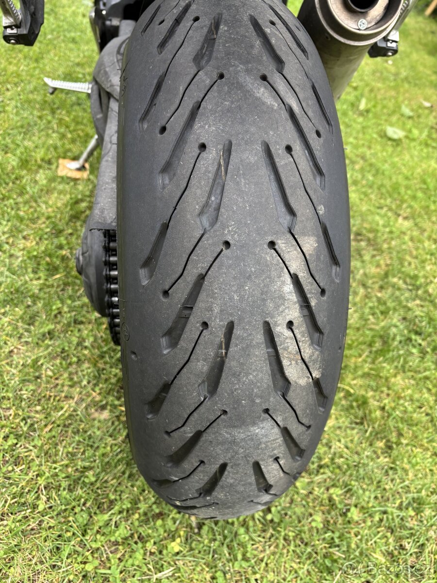 Triumph Speed Triple 1050 - 8