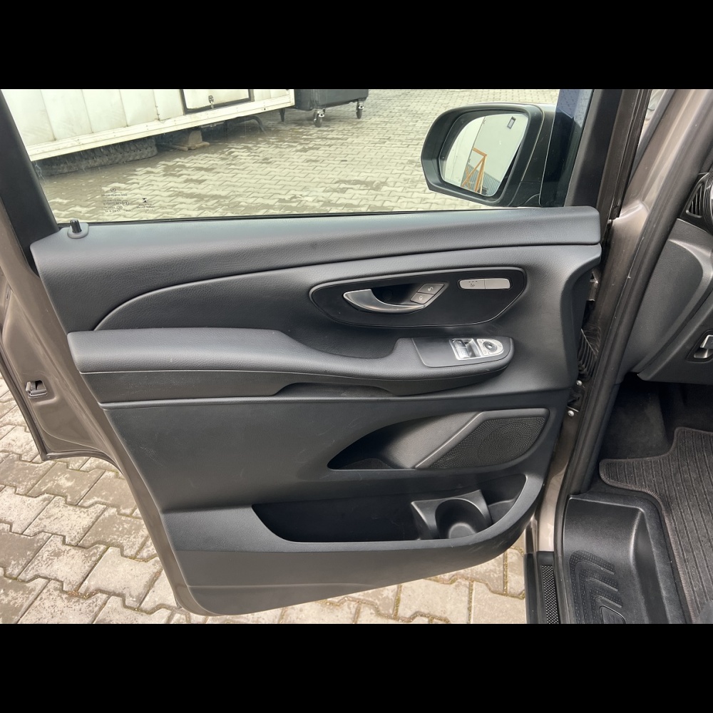 Mercedes-Benz Třída V 4matic, 56 XXX km, top stav - 8