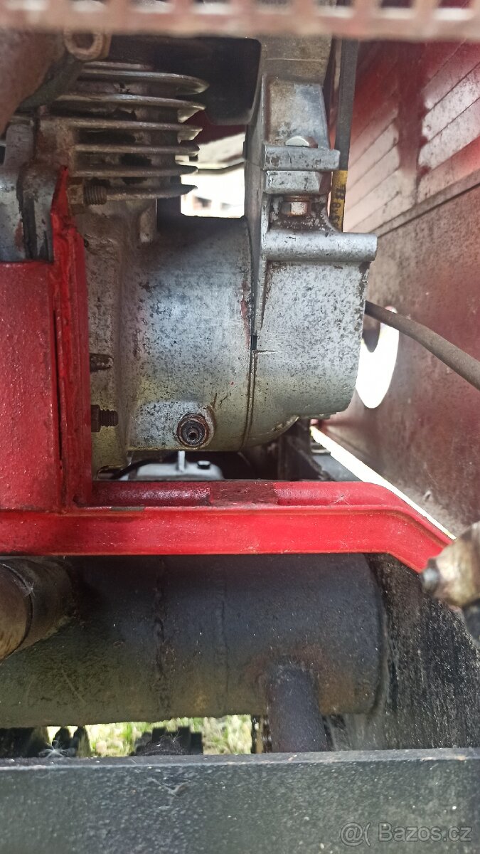 Zahradní traktůrek-freza - 8