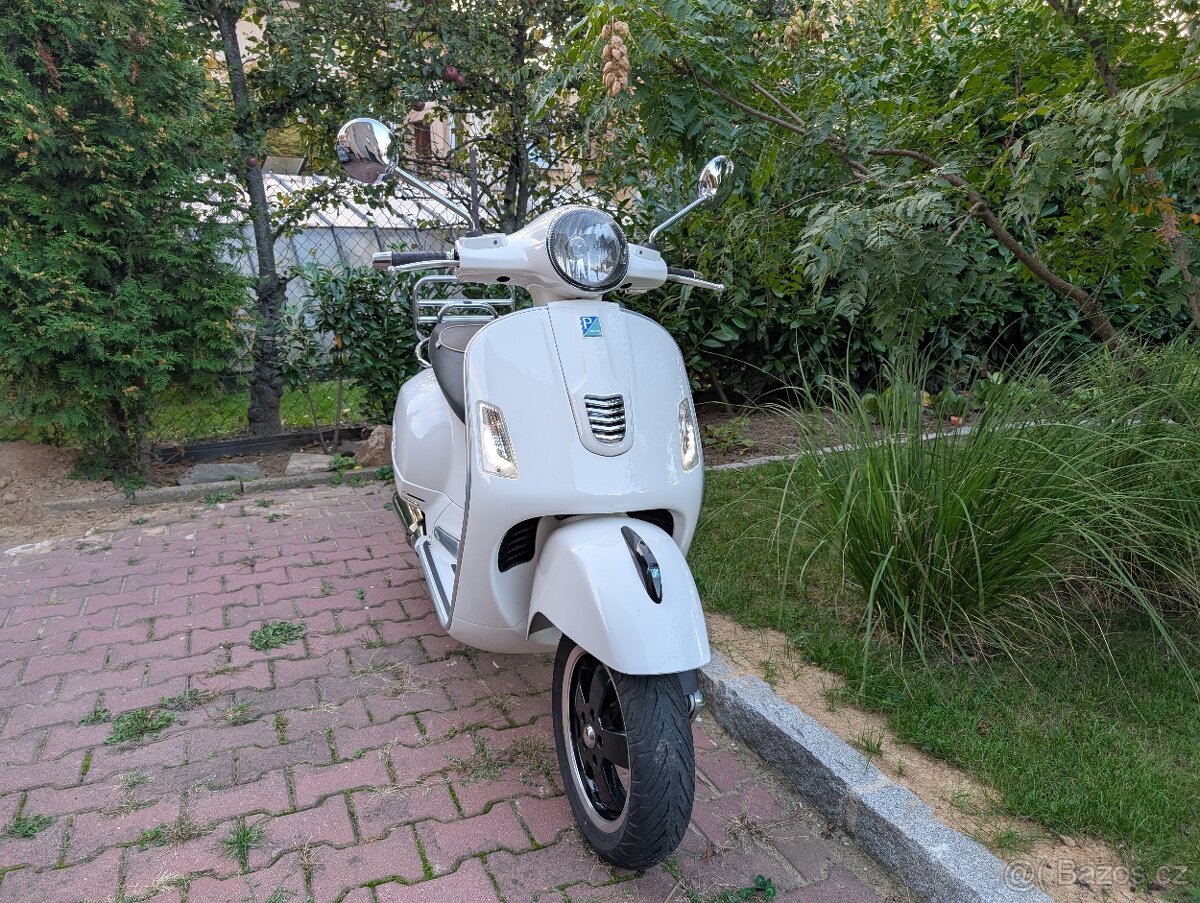 Vespa GTS Super 300 - 8