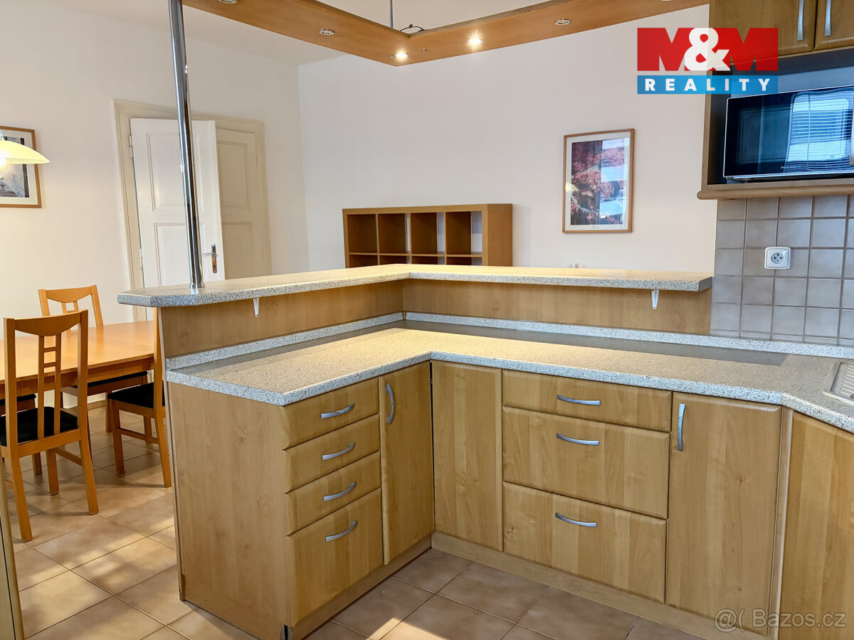 Pronájem bytu 3+1, 140 m² v centru Pardubic - 8