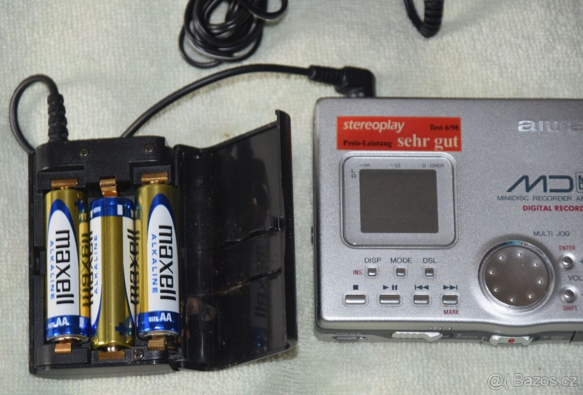 Minidisc Aiwa AM-F5, nabíječka, AA adapter, manual, MD disky - 8