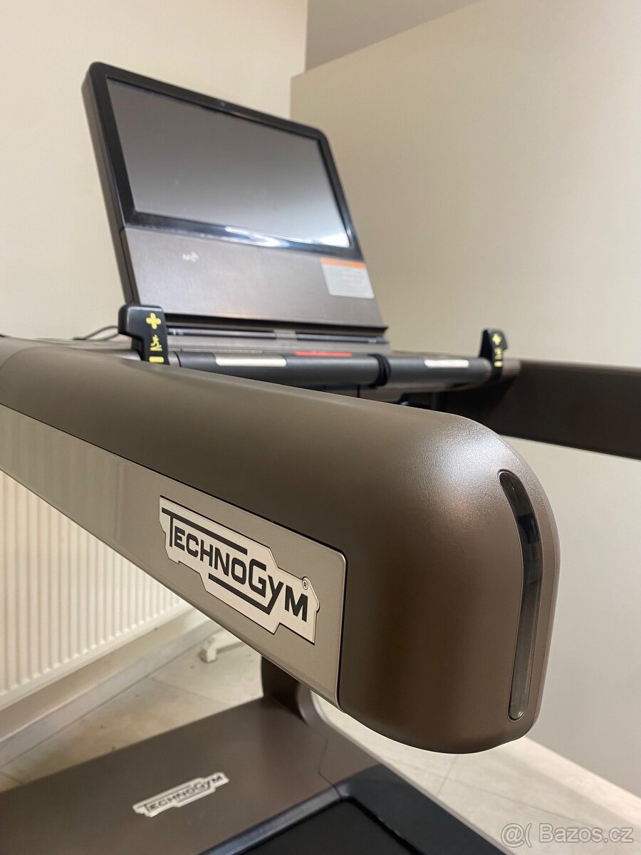 Technogym Artis Run – TOP běžecký pás s LCD, Unity 2 - 8