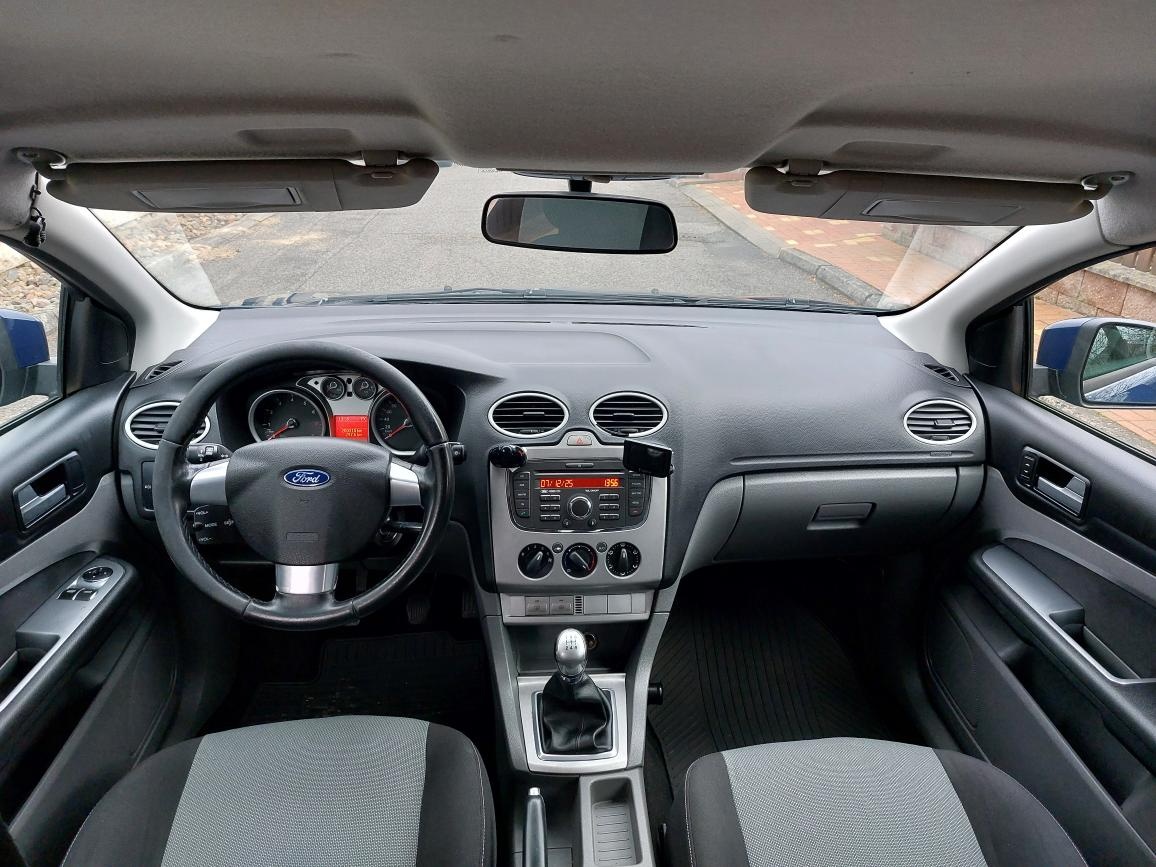 FORD FOCUS combi 1,6 74kw, benzin, r. v. 2/2011 koupeno v CZ - 8