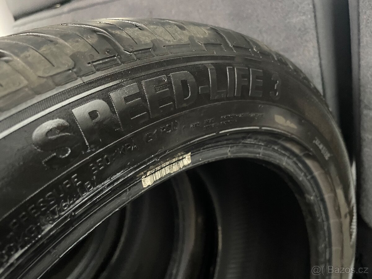 Letní pneu 245/45/18 cca 6-7 mm - 8