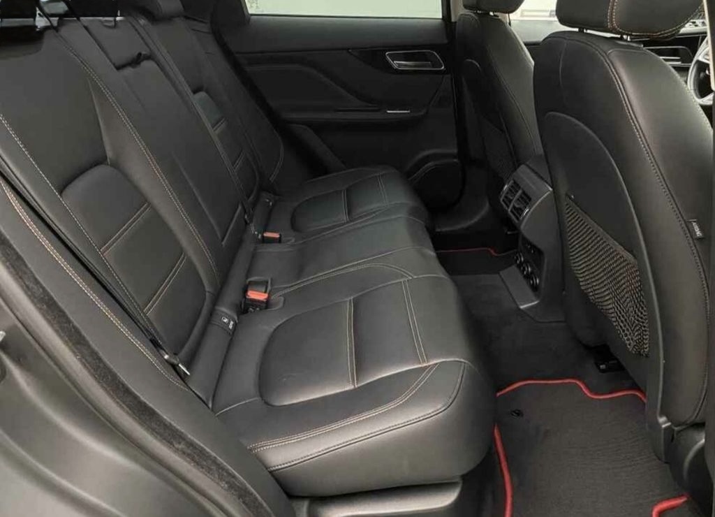 Prodám Jaguar F-Pace 20d AWD PRESTIGE - 8