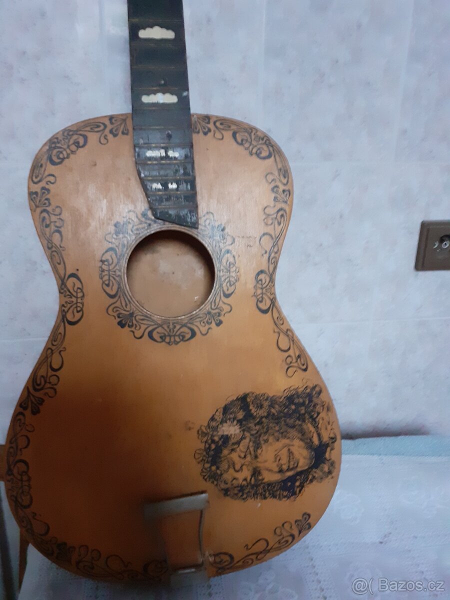 Retro kytara 60 let stará - 8