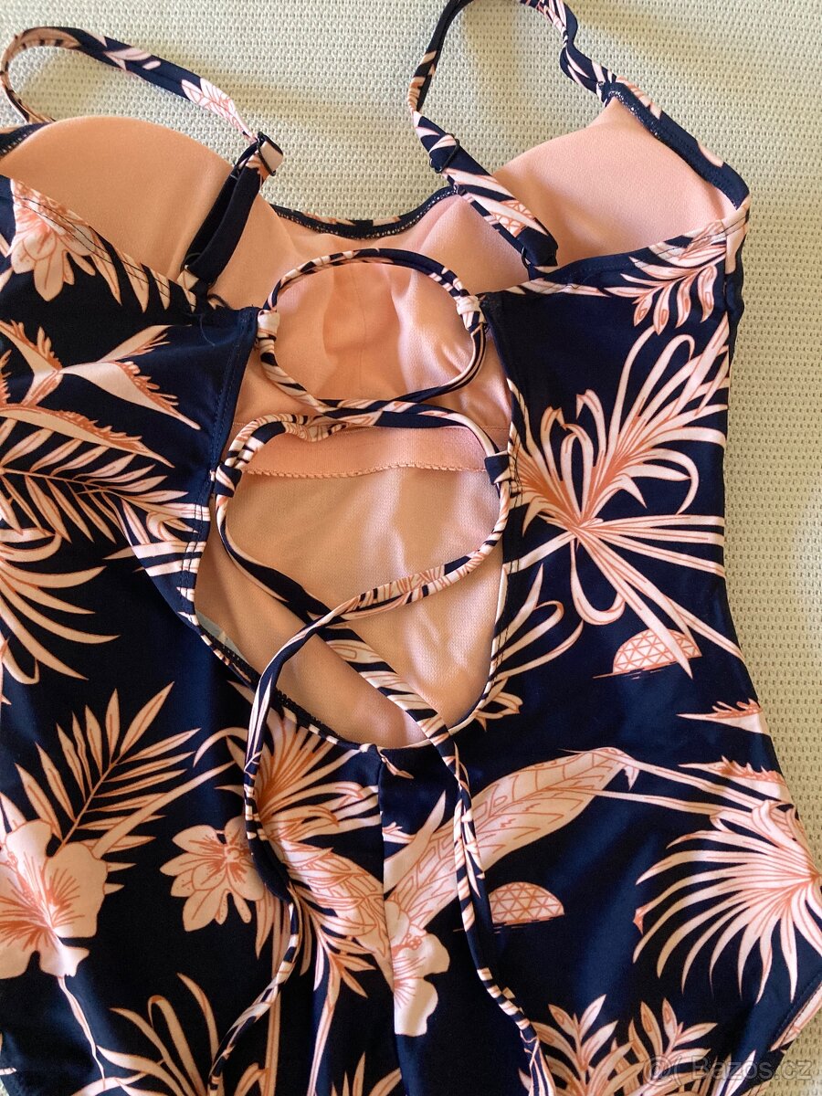 Jednodílné plavky - 8