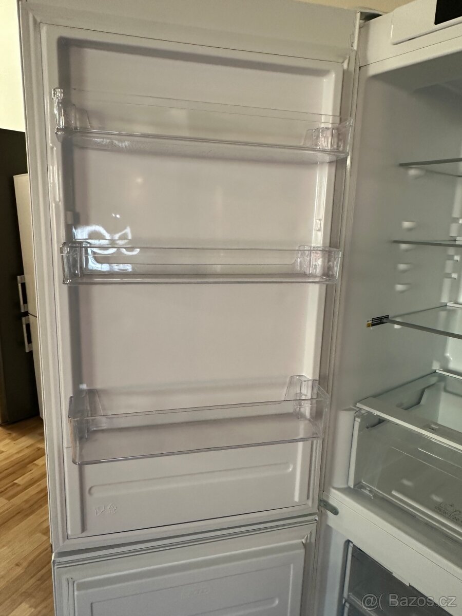 Lednice s mrazákem Bauknecht (145) - 8