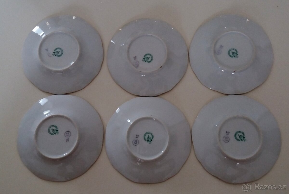 Prodám porcelánový zlacený servis - made in Czechoslovakia - 8