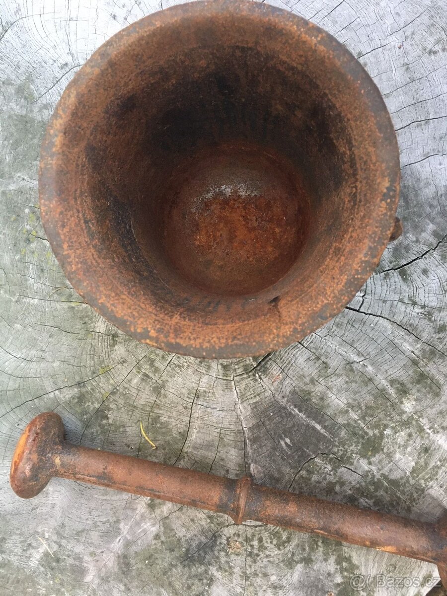 Hmoždíř litinový s tloukem - 8