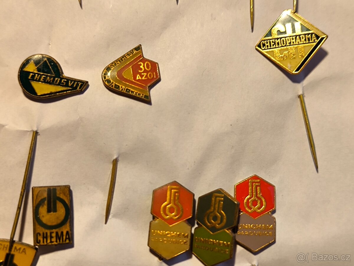 Odznaky chemické podniky 75 kusů. - 8