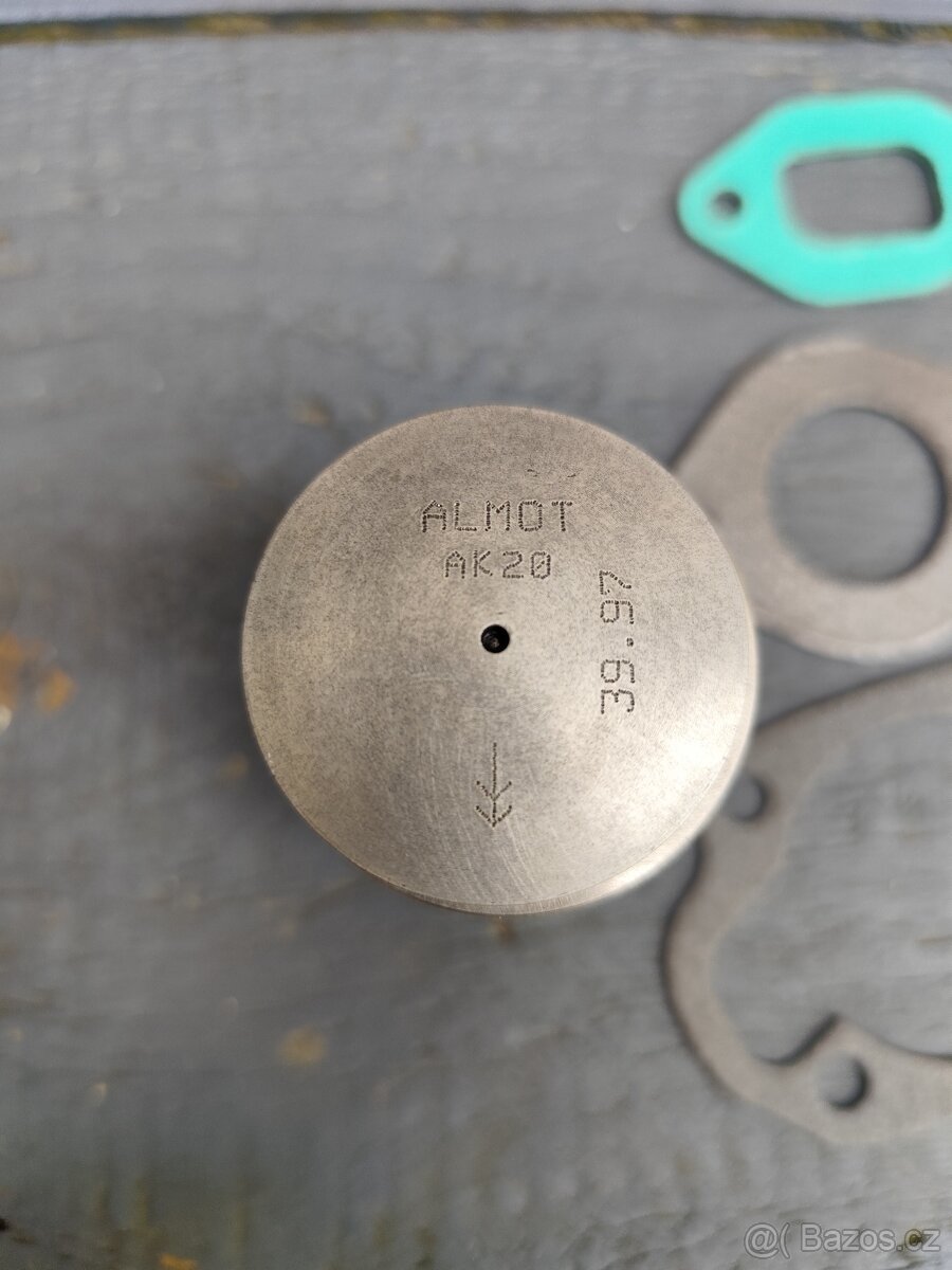 Válec pionýr 40 mm - 8