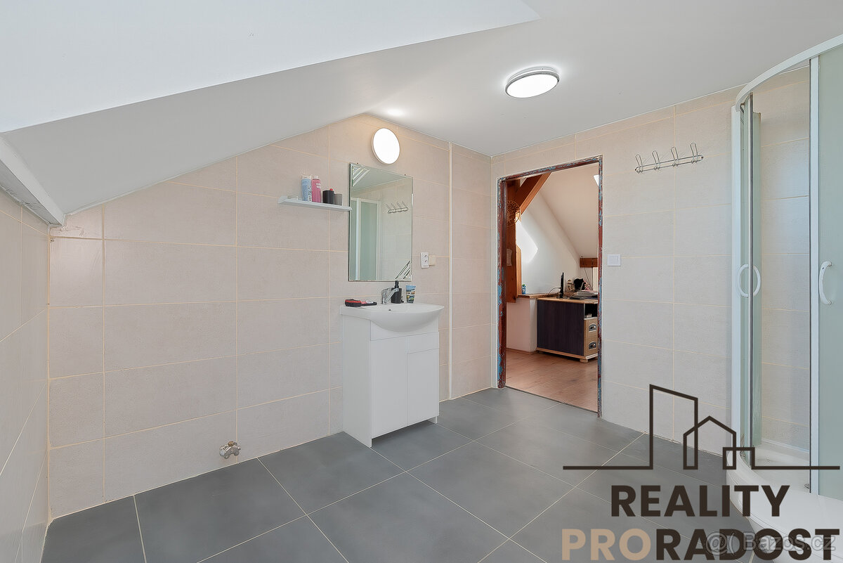 Prodej rodinného domu 4+1 v Hraběticích v okrese Znojmo - 8