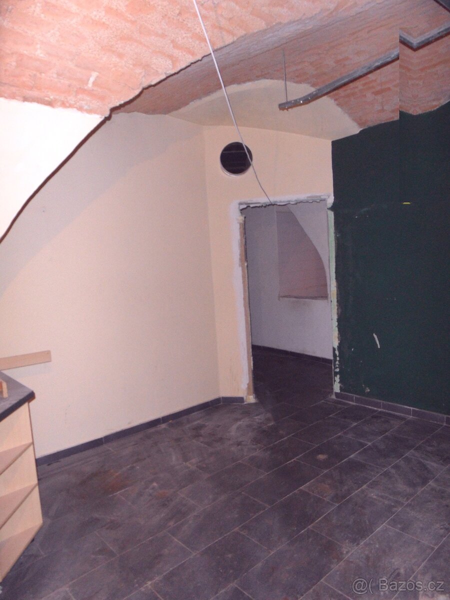 Pronájem sklepních prostor.420 m2 v centru Liberce - 8