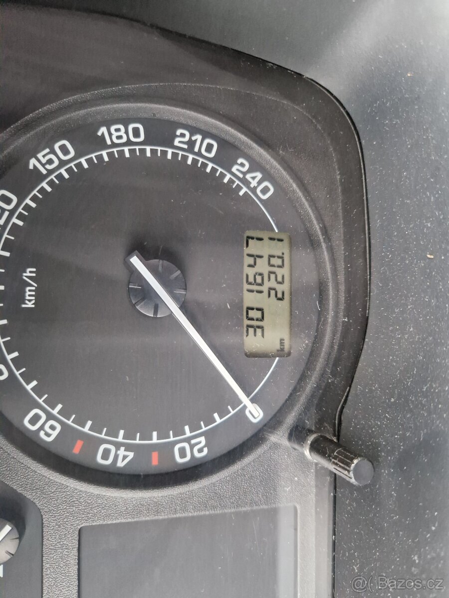 Škoda Octavia Combi 1.6 75kw - 8