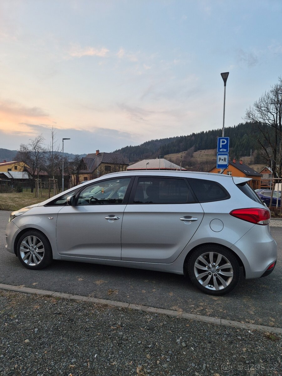 Kia Carens, 1.7crdi. 7-mist. - 8