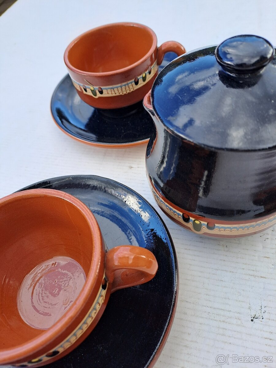 Hrnečky plus konvička. - 8
