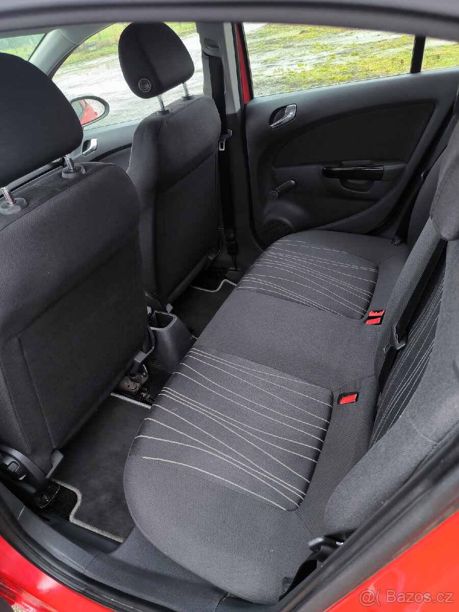 Opel Corsa 1.2l, 5 dveří, klimatizace - 8