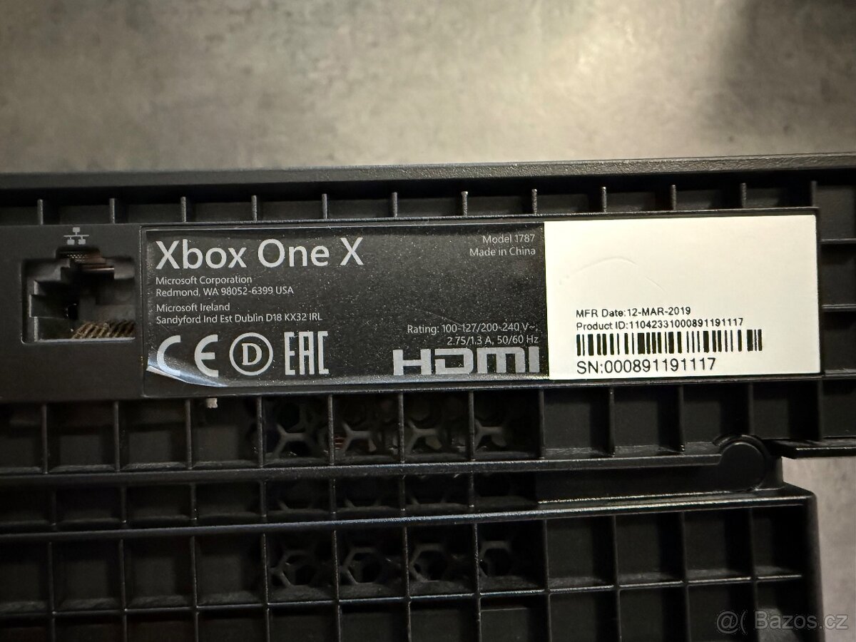 Xbox One X 1TB - 8