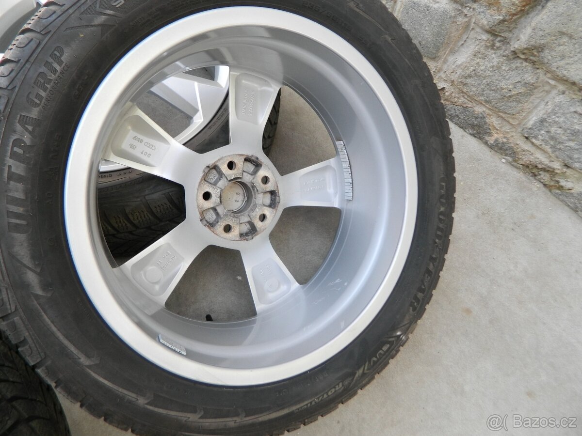 kola Audi R19 Q3 - 8