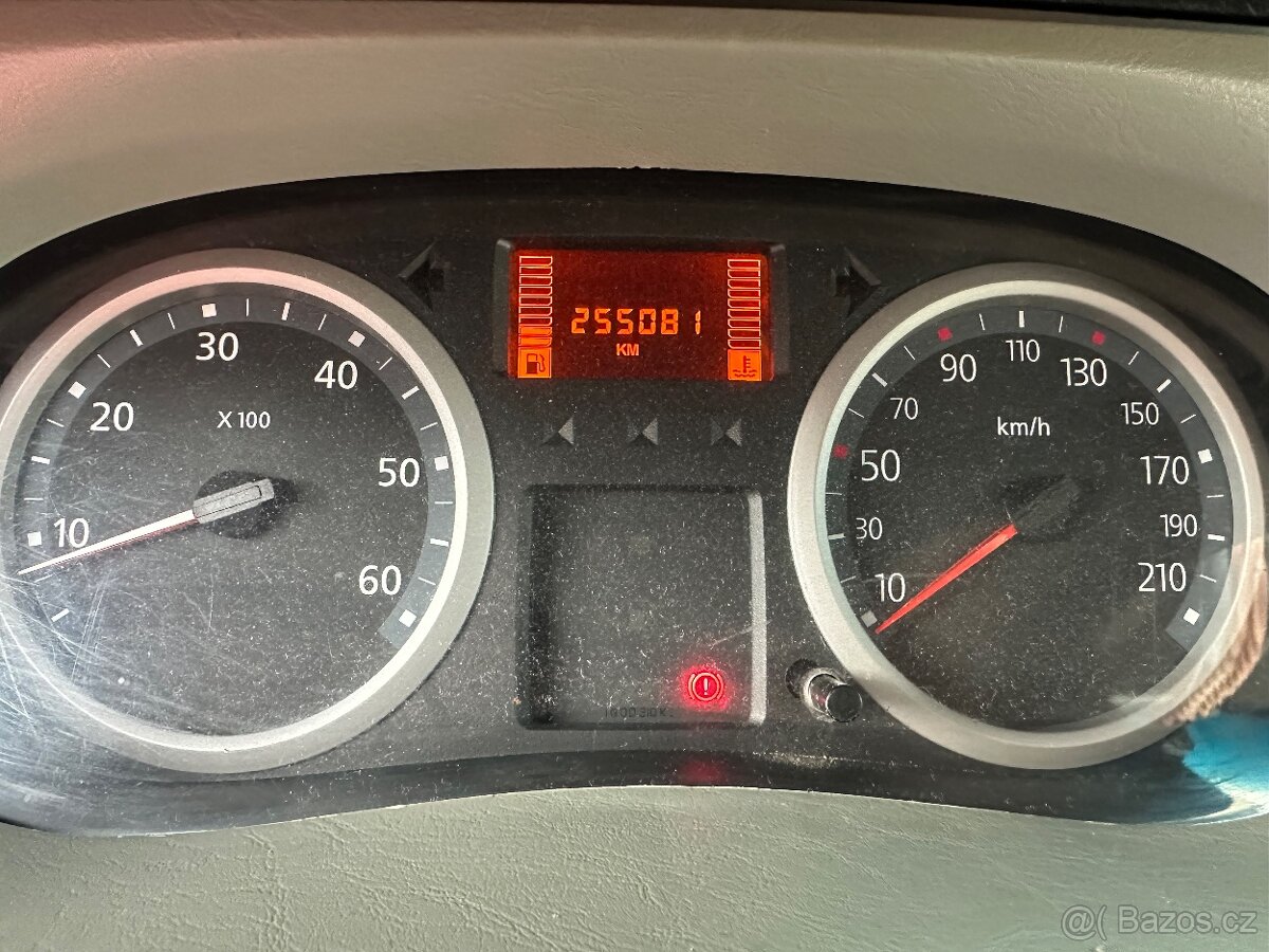 Renault Trafic 2.0 nafta 84kw,255 tkm,r.v.11/06 - 8